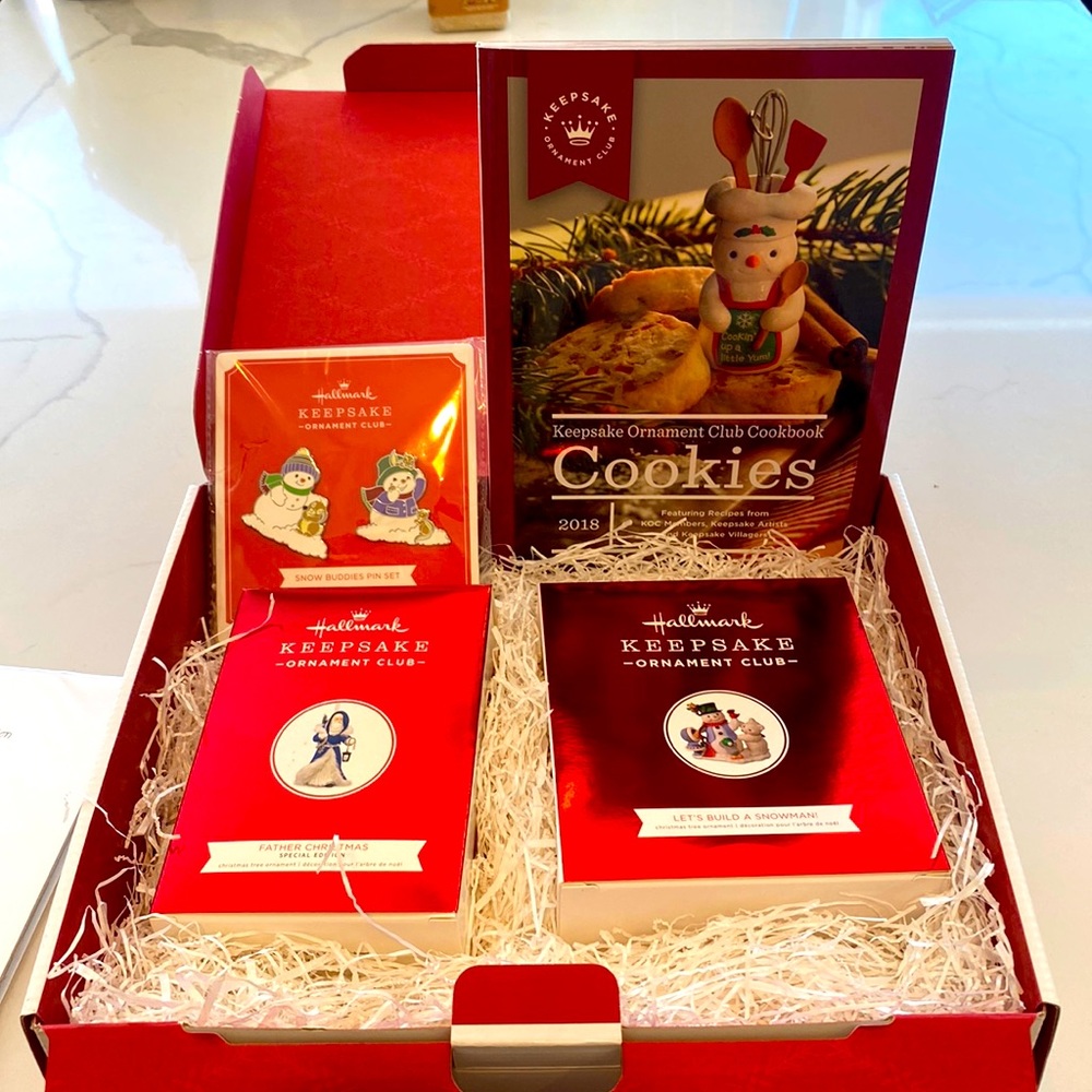 Hallmark Keepsake complete collectors club welcome box 2018 NIB ornaments & more